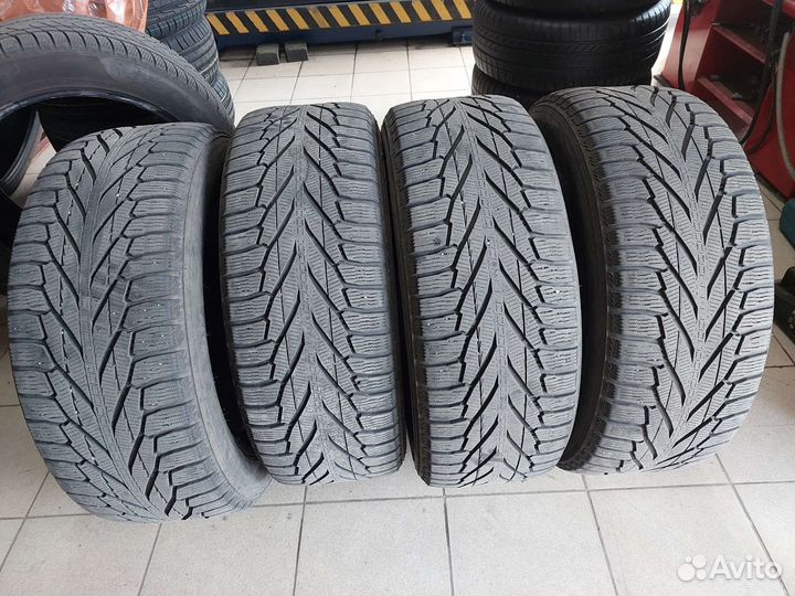 Nokian Tyres Hakkapeliitta R2 SUV 245/60 R18