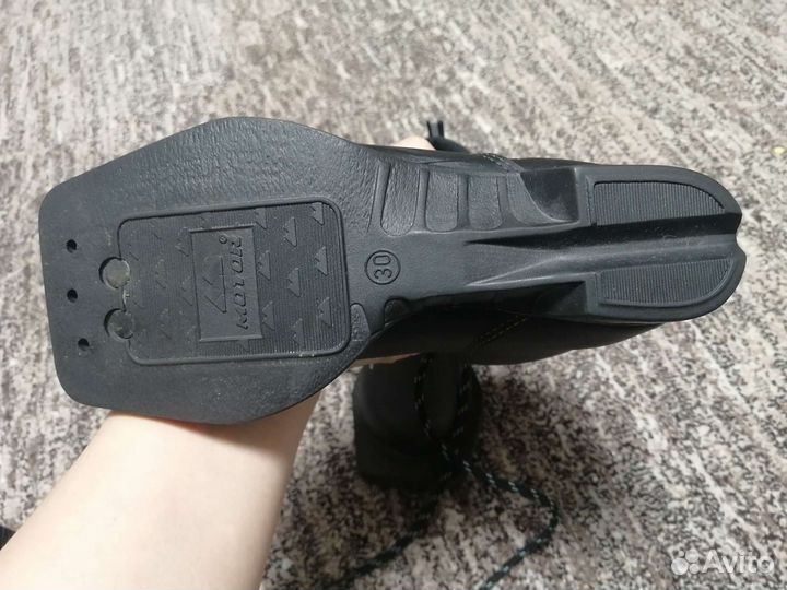 Лыжные ботинки