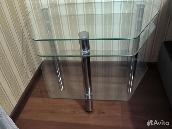Стеклянная тумба под тв