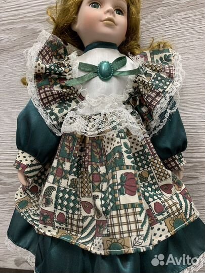 Кукла фарфоровая коллекционная