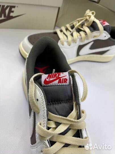 Travis scott x Nike air jordan 1 low reverse mocha