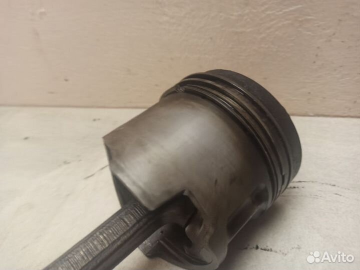 Поршень с шатуном