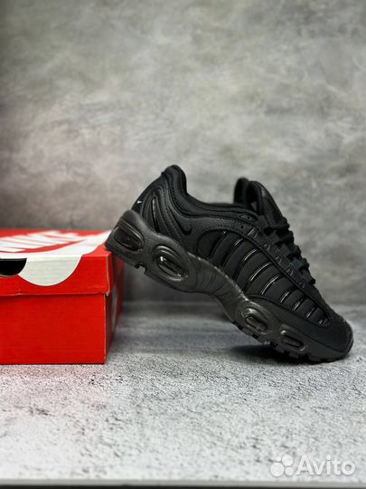 Черные Nike air max Tailwind