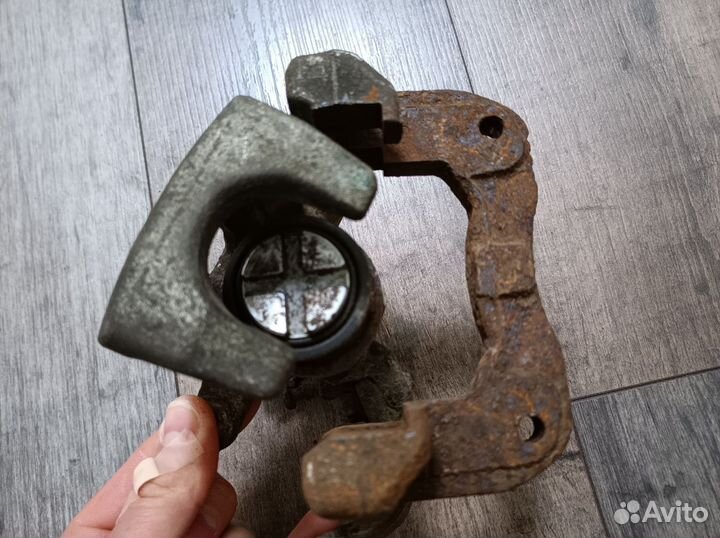 Суппорт задний Civic 4d 9clp14s