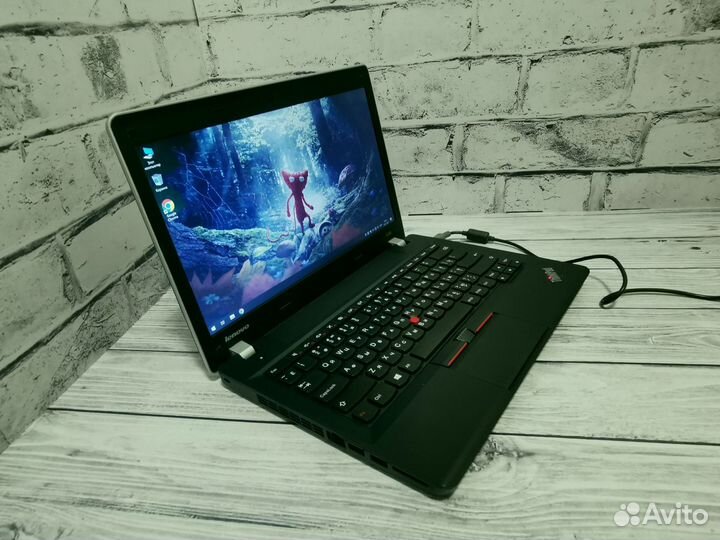 Игровой ноутбук Lenovo Core i3/8gb озу/SSD