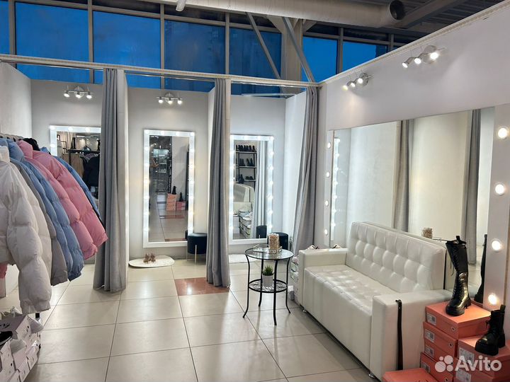 Продам магазин одежды и обуви