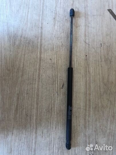 Амортизатор крышки багажника задний Ssangyong