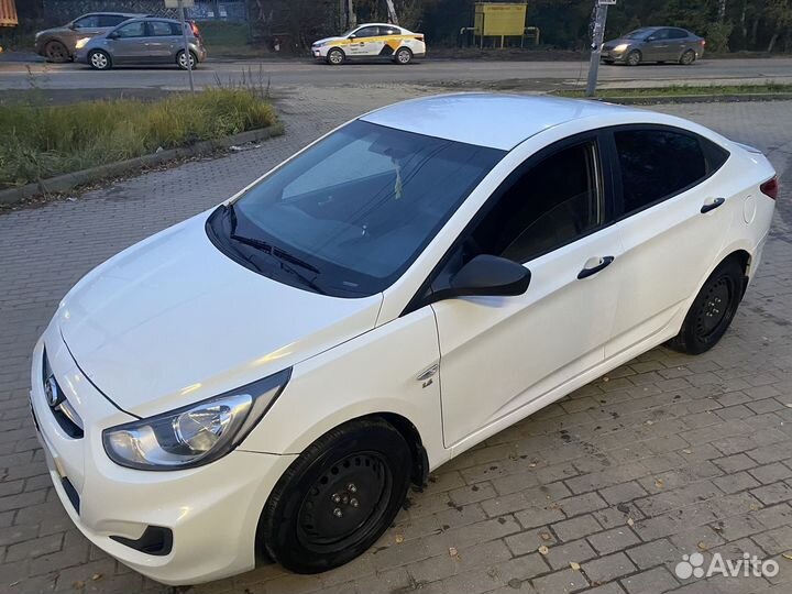 Hyundai Solaris 1.6 AT, 2011, 285 000 км