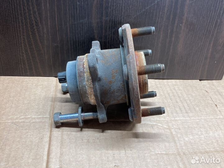 Ступица передняя Lexus GS250 GS450 RC200 RWD