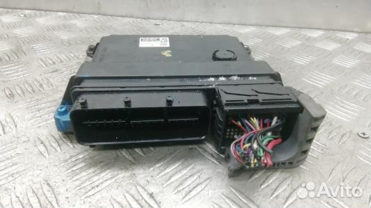 Блок управления двс toyota RAV 4 ZSA3 (6UK18PC01)