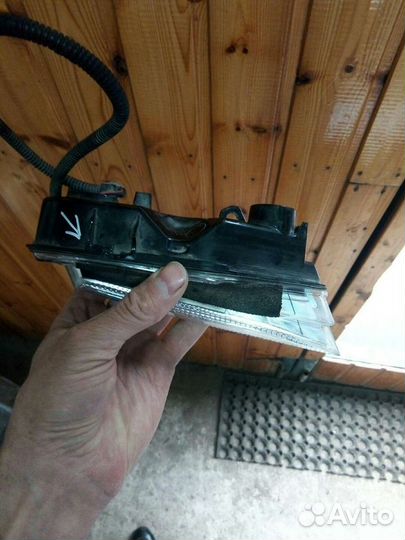 Infiniti Q50 поворотник