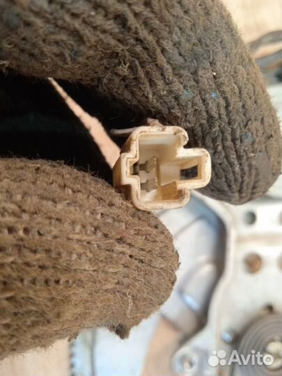 Стеклоподъемник электрический передний правый