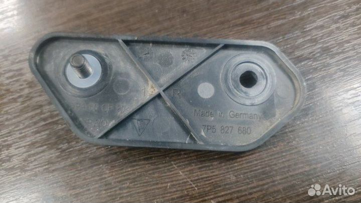 Направляющая задняя правая Porsche Cayenne 958