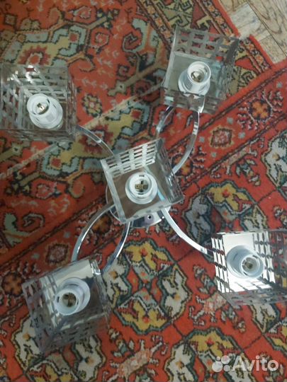 Люстра металлическая