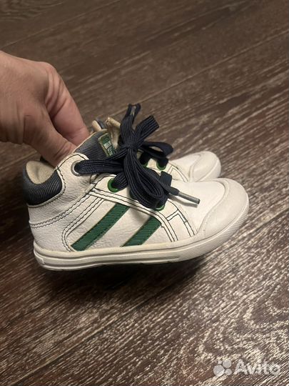 Ботинки р. 22