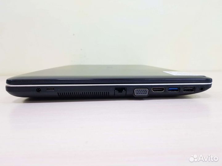Ноутбук Asus 4 ядра, GeForce, SSD 256