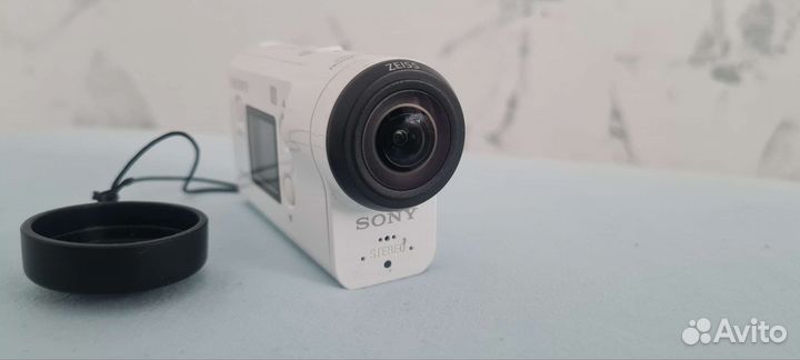 Экшн-камера Sony HDR-AS300 / монитор Sony RM-LVR3