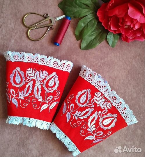 Манжеты с вышивкой и кружевом