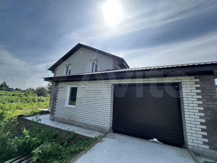 Дом 185,8 м² на участке 10,7 сот.