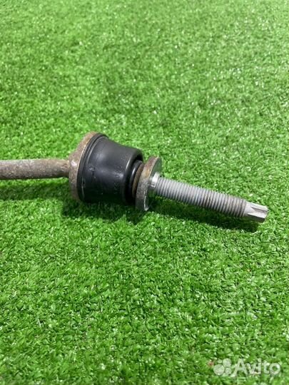 Стойка стабилизатора передняя правая Mercedes-Benz