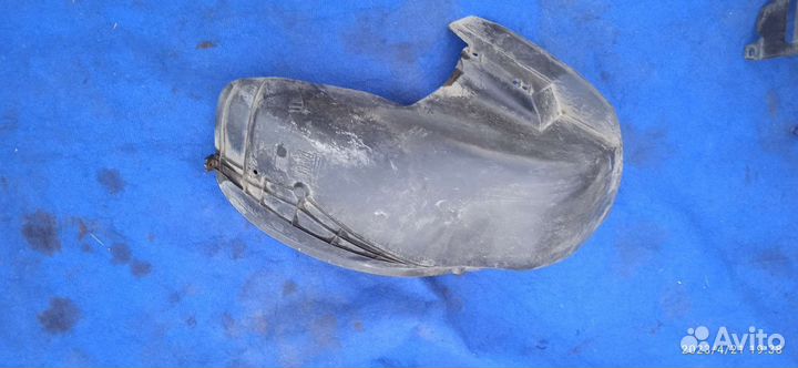 Подкрылок задний правый Opel Vectra b универ рест