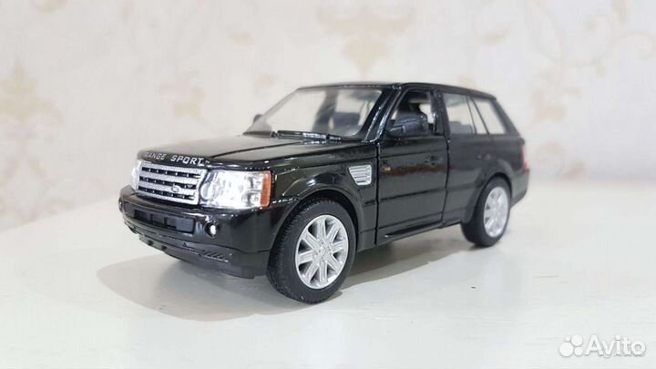 Коллекционная модель Рендж Ровер Спорт