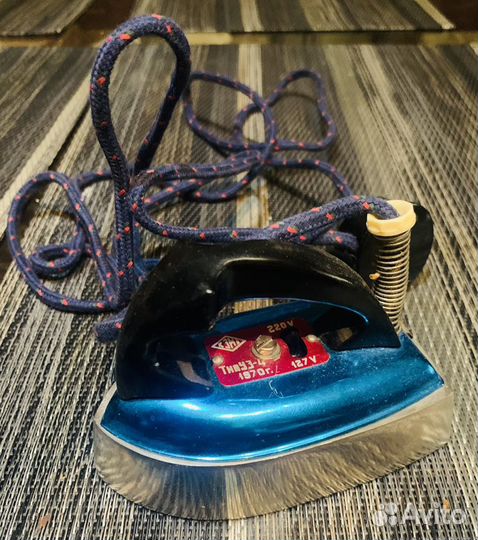 Утюг малогабаритный уэ-4