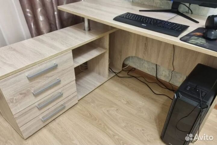 Стол компьютерный Алькор