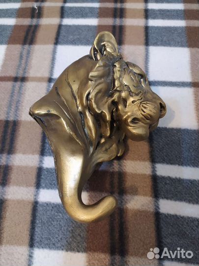 Вешалка для одежды настенная