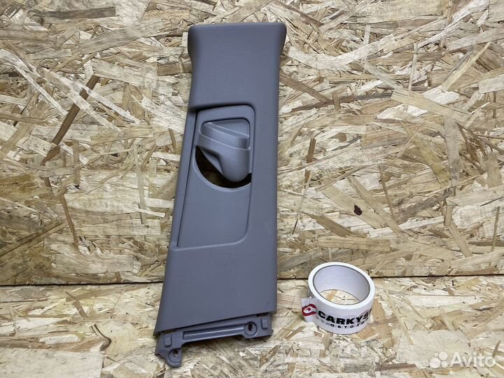 Обшивка стойки верхняя правая Toyota Camry 55