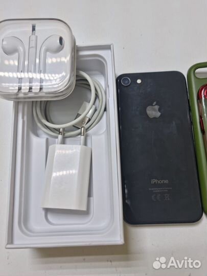 Телефон iPhone 8 64 gb