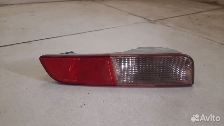 Фонарь задний в бампер Mitsubishi Outlander