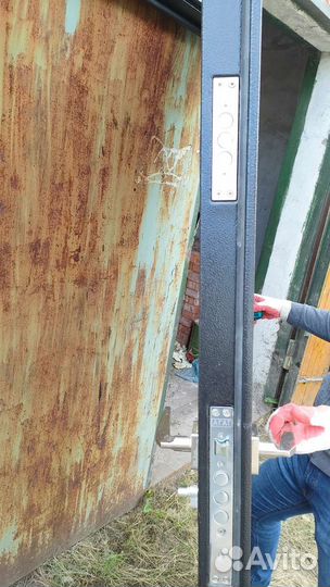 Дверь входная металлическая