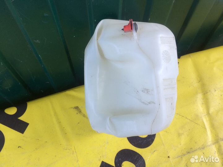 Бачок омывателя лобового стекла Opel Corsa D