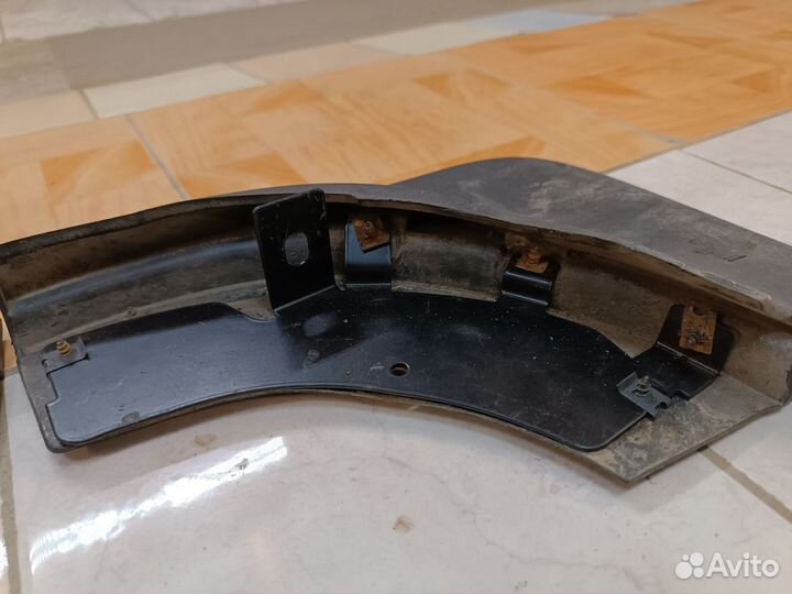 Туарег. Кронштейны для передних брызговиков