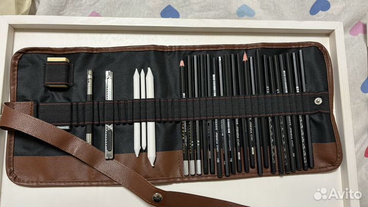 Набор художественных принадледностей