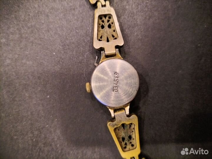 Часы наручные женские механические СССР