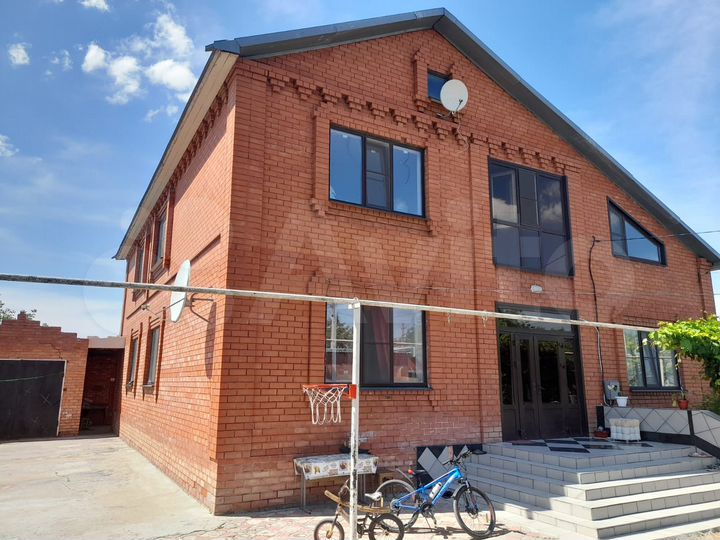 Дом 313,2 м² на участке 12,6 сот.