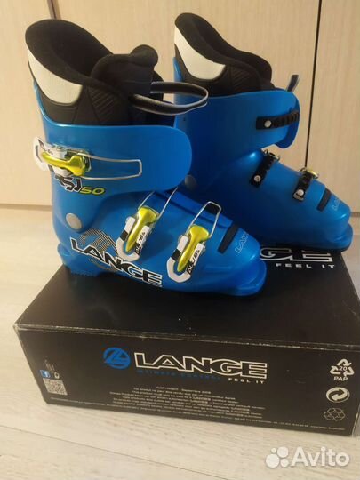 Горнолыжные ботинки, лыжи