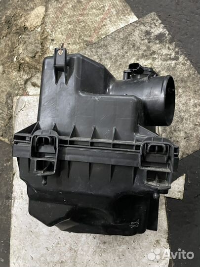 Корпус воздушного фильтра тойота раф4