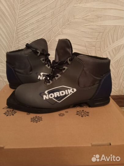 Лыжные ботинки