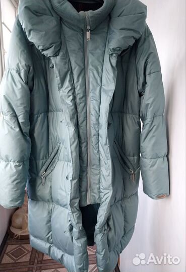 Пальто зимнее (пуховик) женское размер 44 46