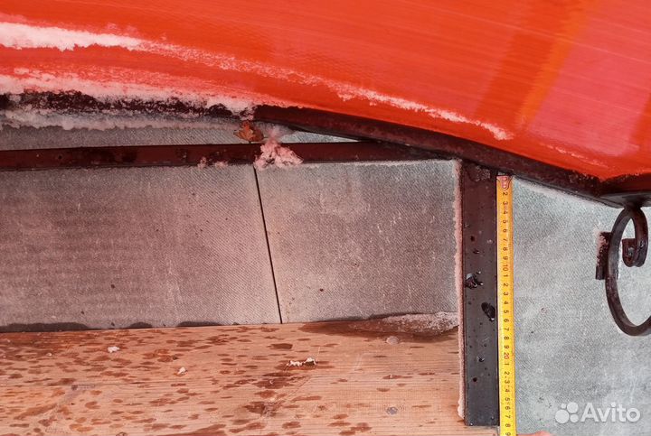 Козырек над крыльцом