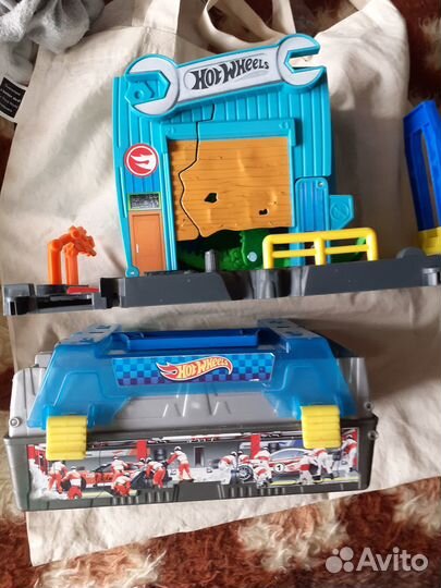 Hotwheels мегатрек