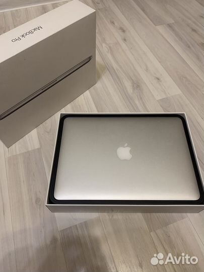 Macbook PRO 13 2015 i5/ssd256 идеал