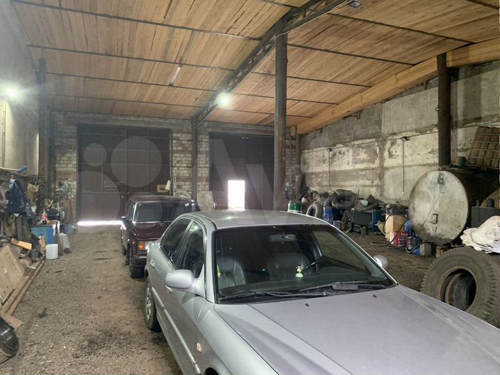 Гараж, > 30 м²