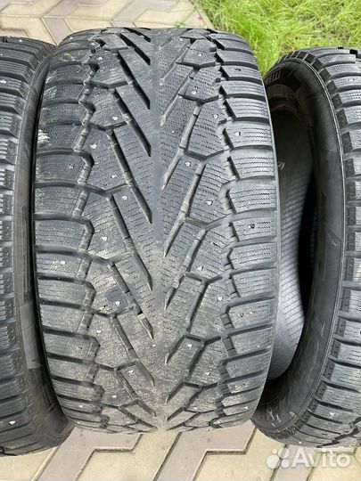 Pirelli Ice Zero 295/40 R21 111H