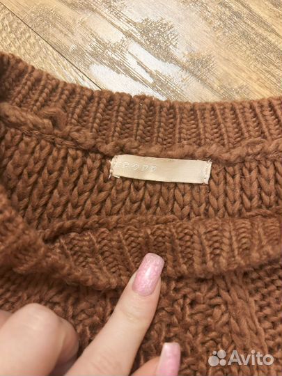 Свитер женский