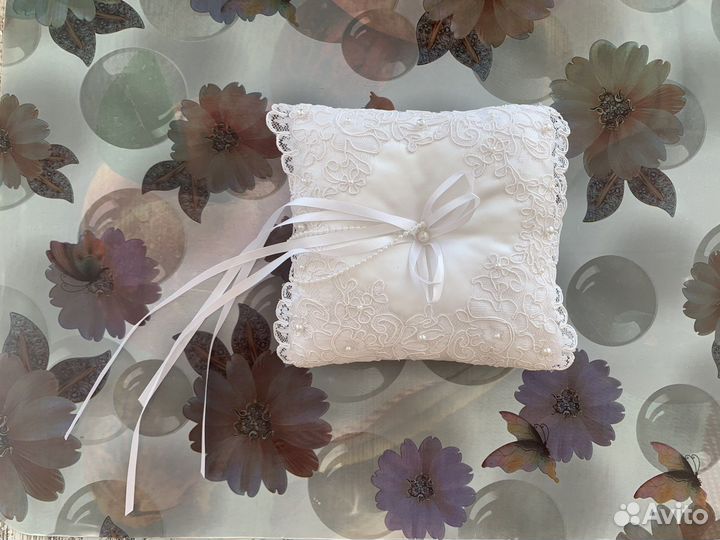 Свадебная подушка для колец