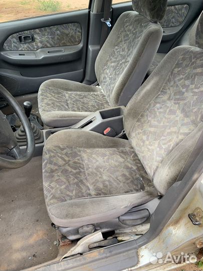 Комплект сидений Nissan Almera n15